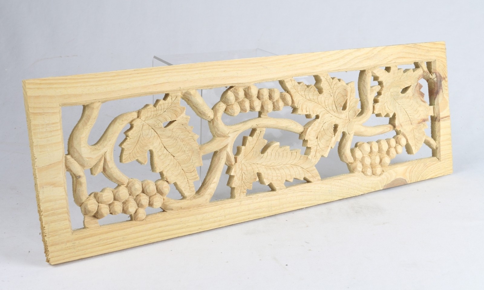 PINE GRAPE VINE PANEL  46CM