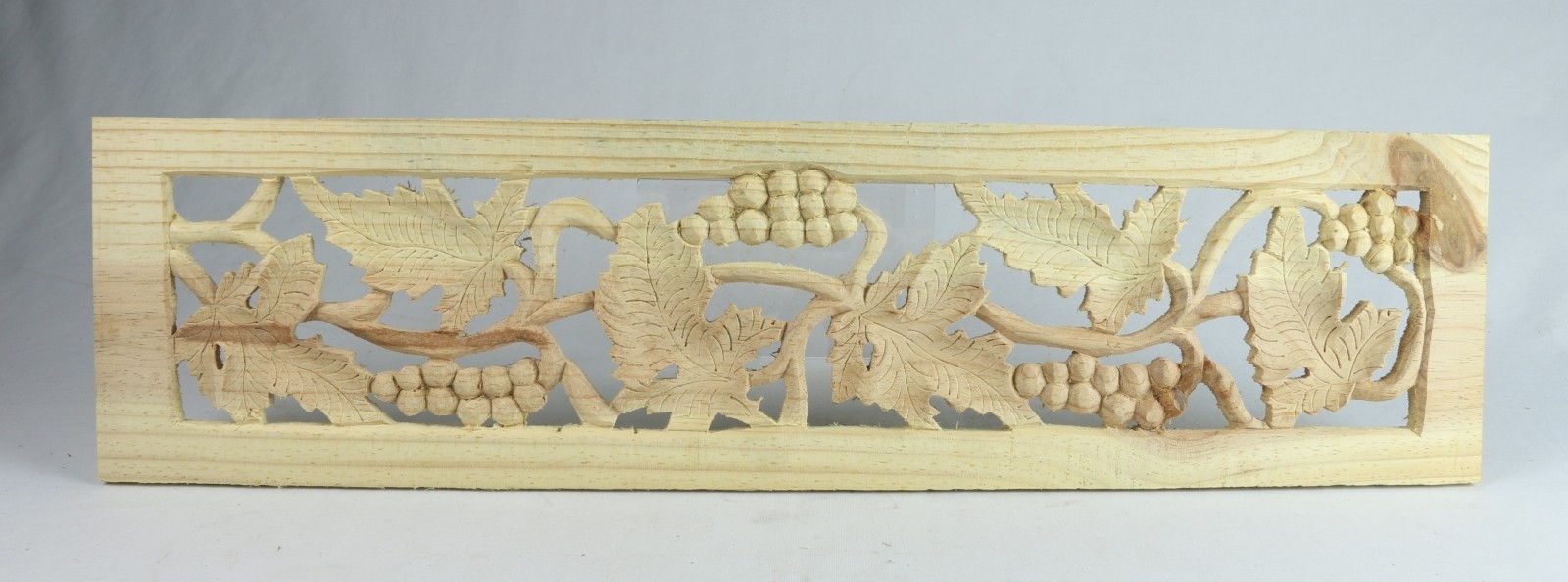 PINE GRAPE VINE PANEL 60CM