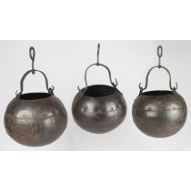 SET/3 Hanging Rusty Metal Pots
