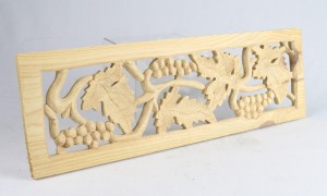 PINE GRAPE VINE PANEL  46CM