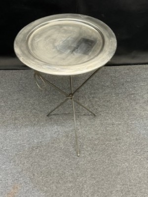 Tripod Tray Table****EX-DISPLAY***